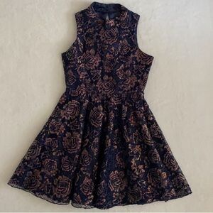 Rare Editions | Sleeveless Metallic Dark Floral Lace Dress Blue/Rose Gold (8)